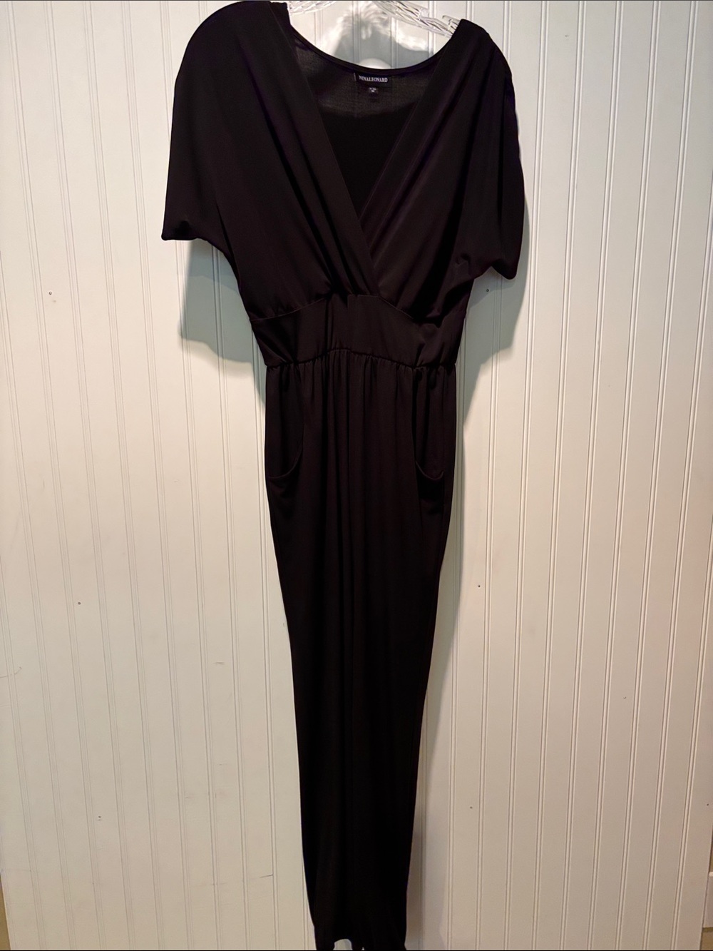 Nina Leonard Black V Neck Cap Sleeves Sz M